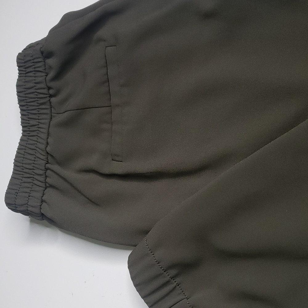 Banana Republic Airstretch Joggers - Vegan - Picture 4 of 9